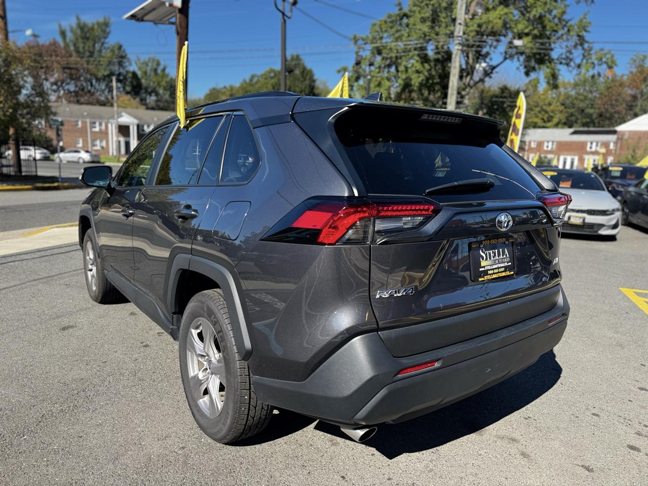 Toyota RAV4 XLE 2025