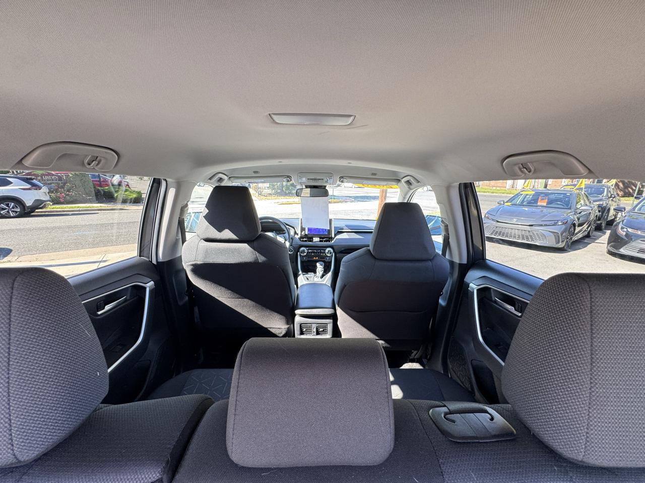 Toyota RAV4 XLE 2025