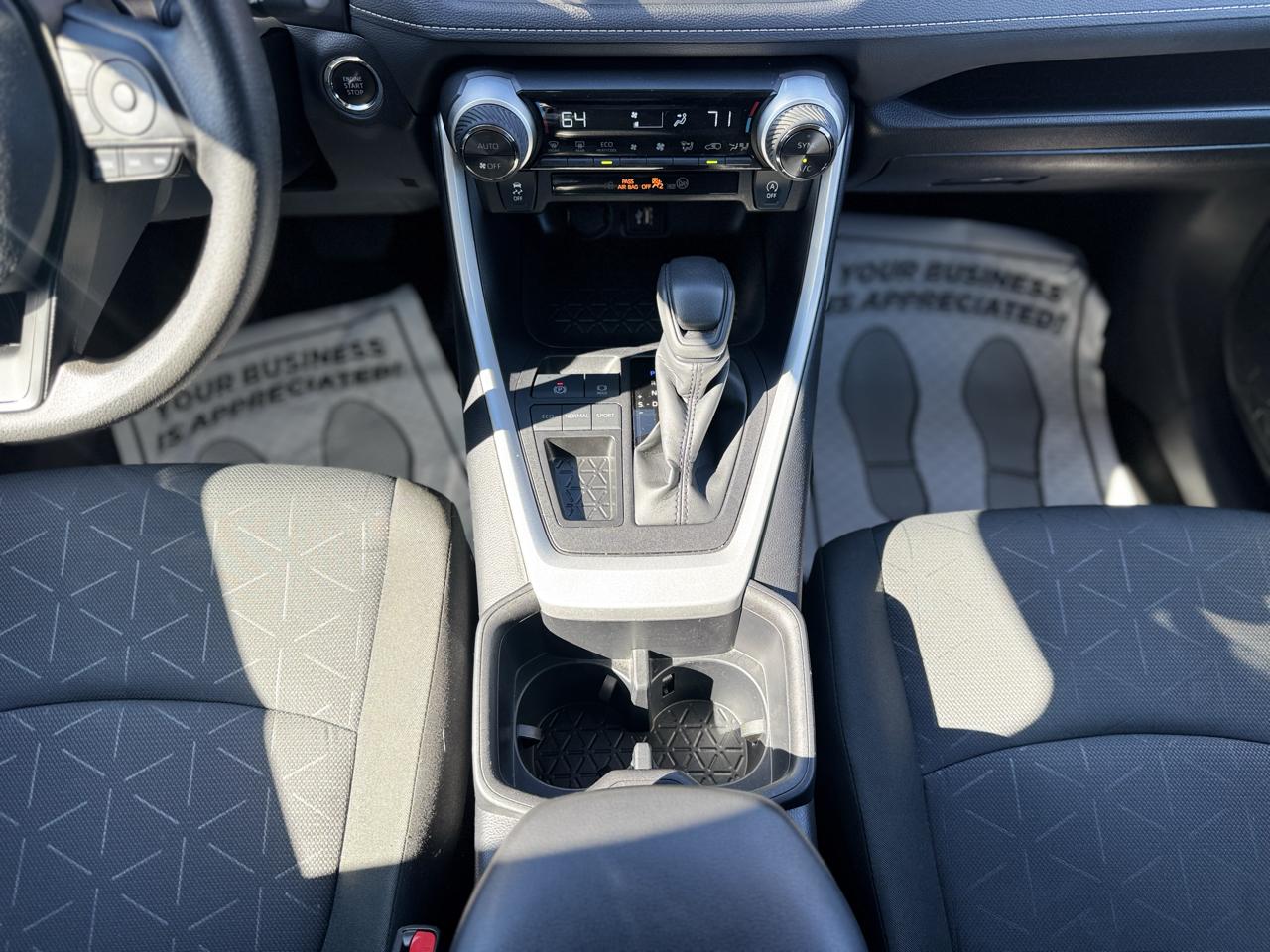 Toyota RAV4 XLE 2025