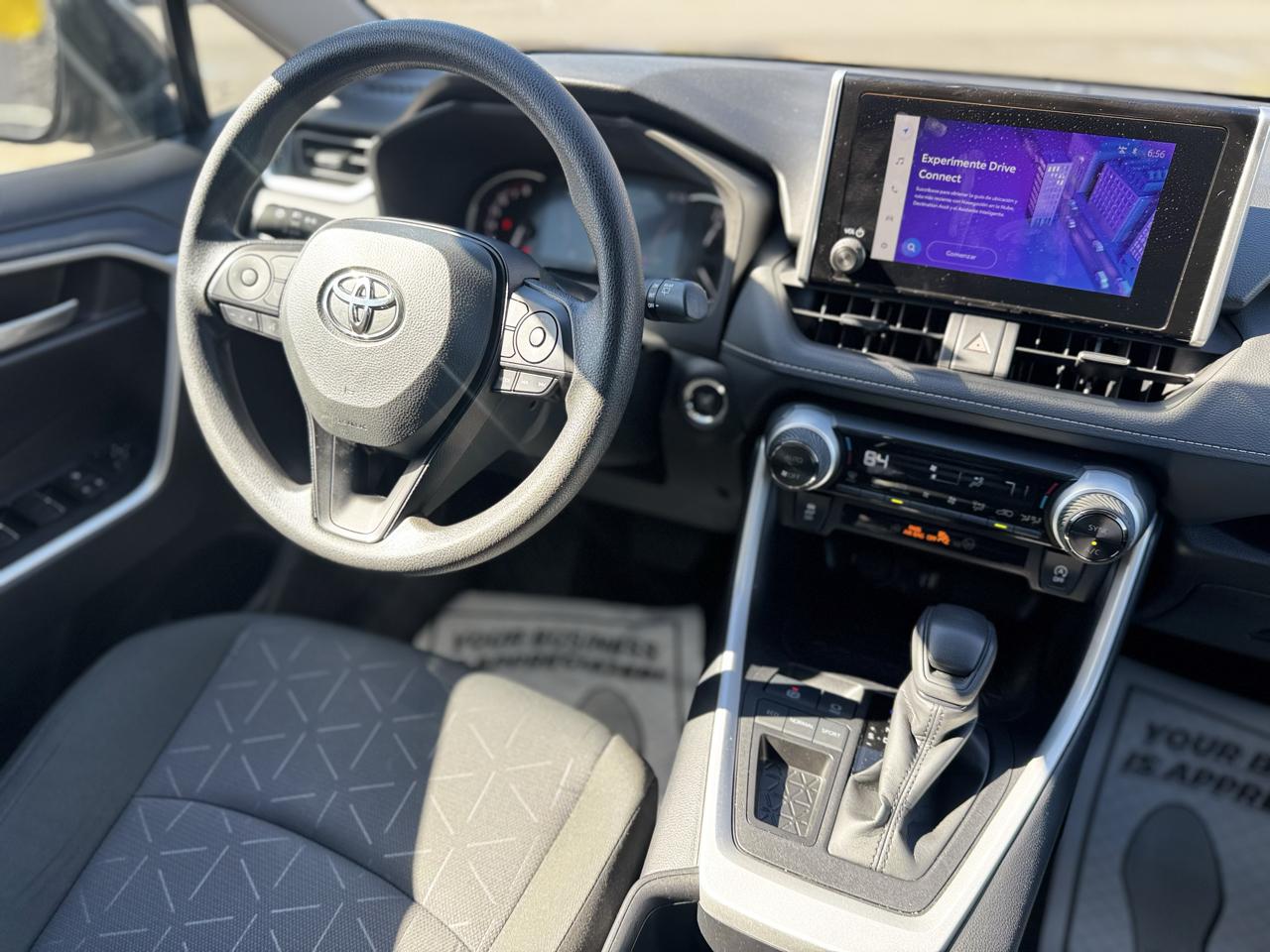 Toyota RAV4 XLE 2025