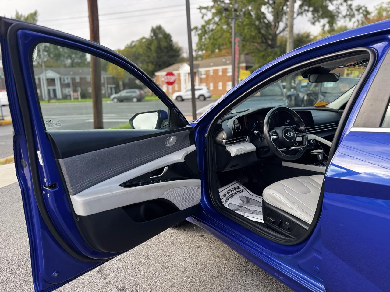 Hyundai Elantra Limited 2024
