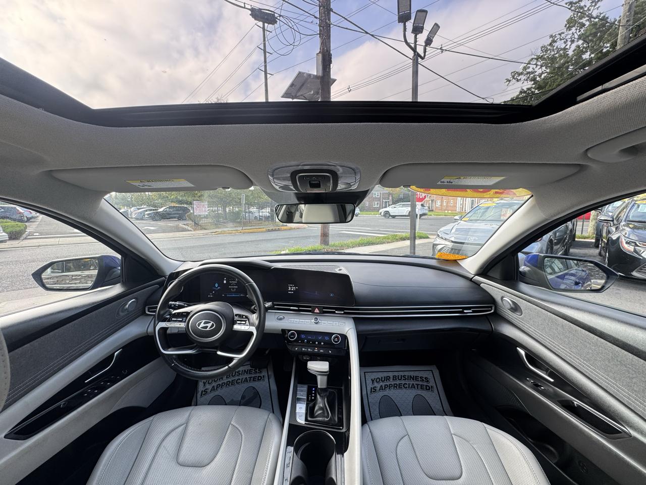 Hyundai Elantra Limited 2024