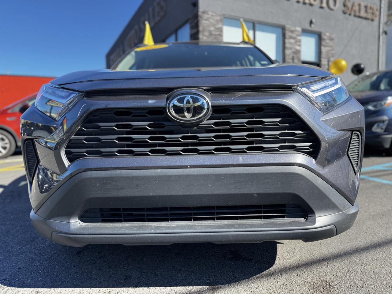 Toyota RAV4 XLE 2025