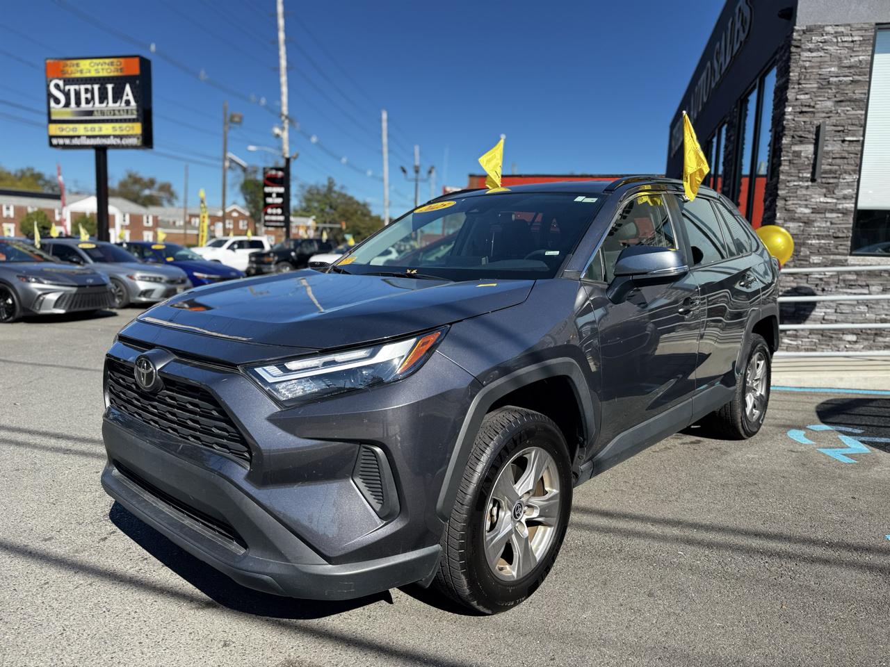 Toyota RAV4 XLE 2025