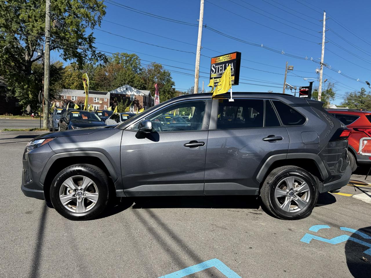 Toyota RAV4 XLE 2025