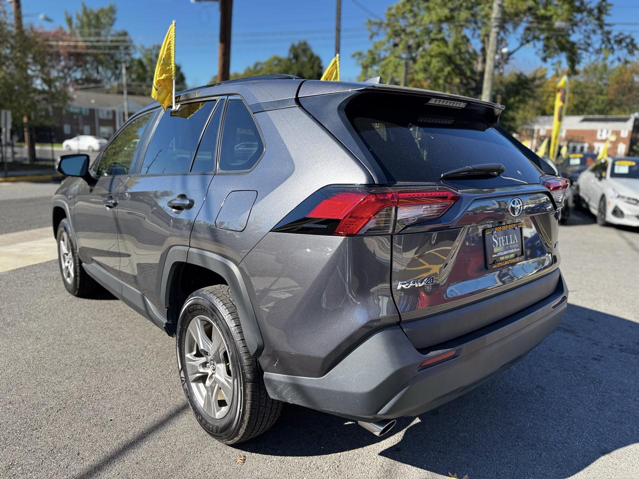 Toyota RAV4 XLE 2025