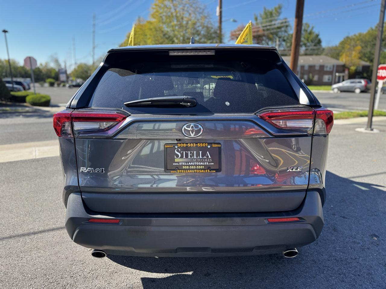 Toyota RAV4 XLE 2025