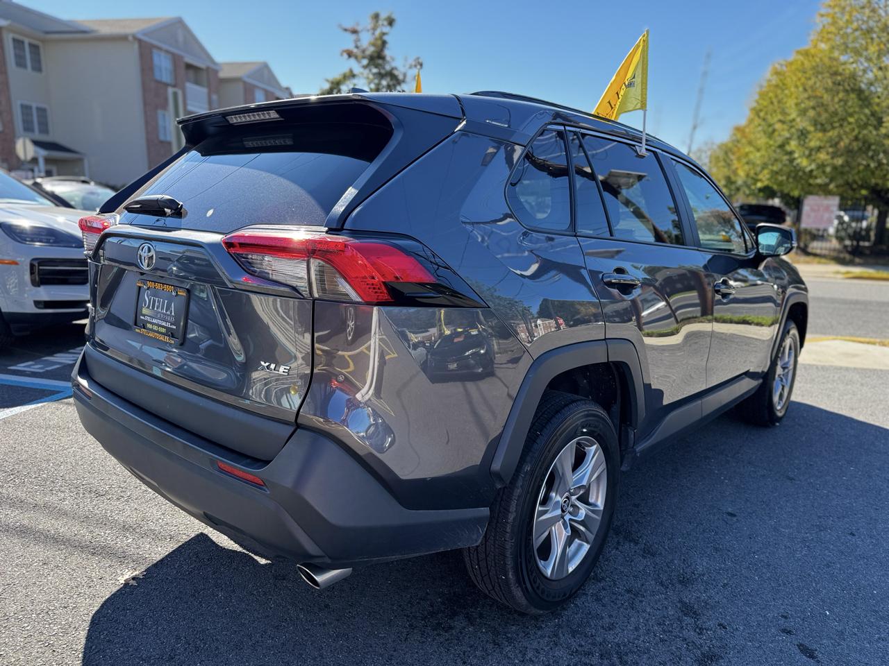 Toyota RAV4 XLE 2025