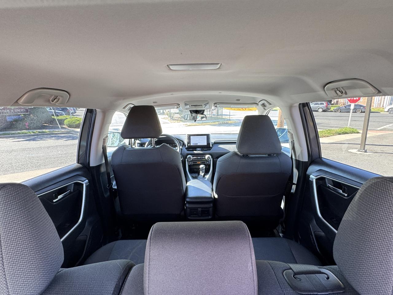 Toyota RAV4 XLE 2025