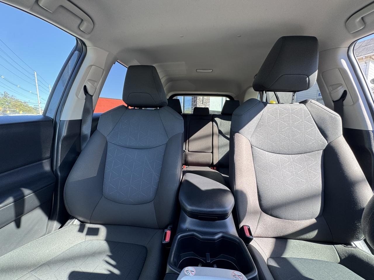 Toyota RAV4 XLE 2025