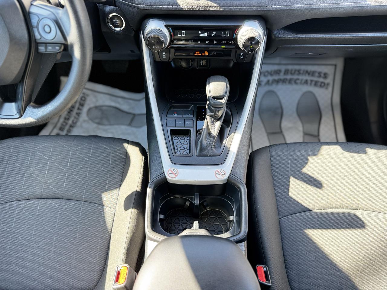Toyota RAV4 XLE 2025