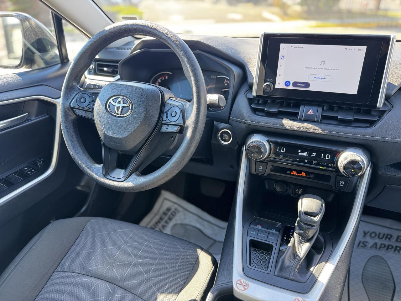 Toyota RAV4 XLE 2025