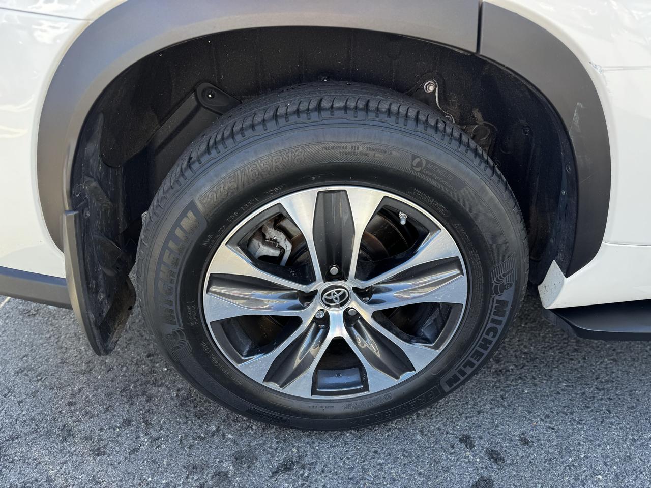 Toyota Highlander XLE Nav AWD V6 2021