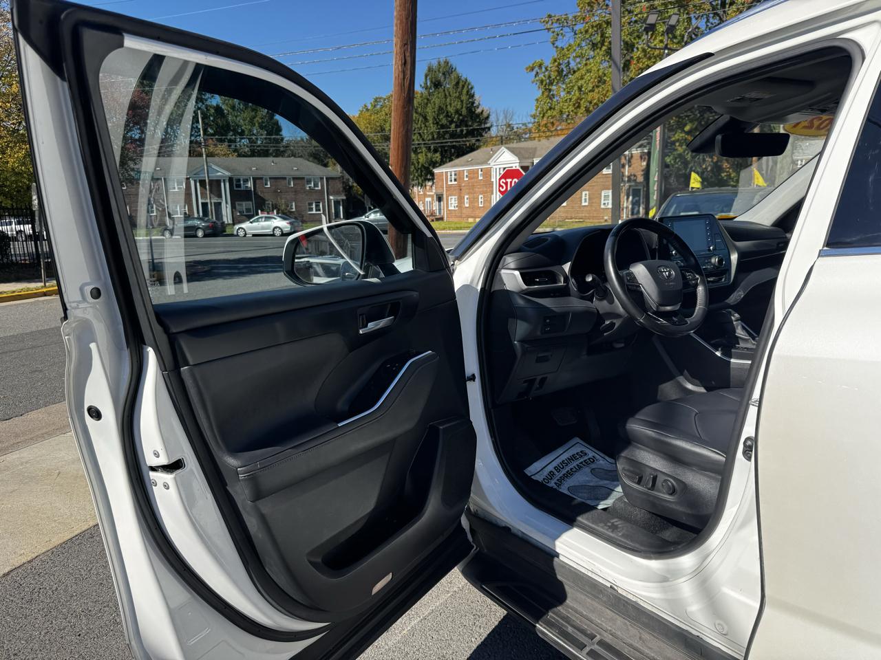 Toyota Highlander XLE Nav AWD V6 2021