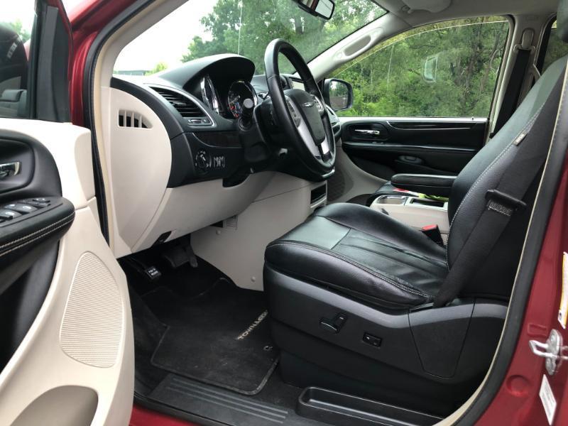 Chrysler Town & Country Touring 2014
