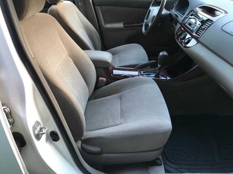 Toyota Camry Standard 2004