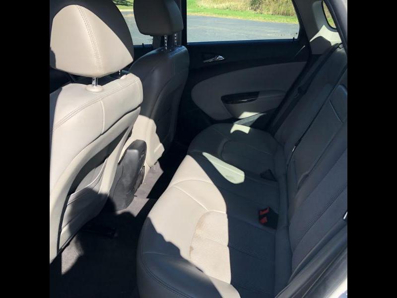 Buick Verano Base 2012
