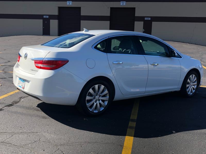 Buick Verano Base 2012