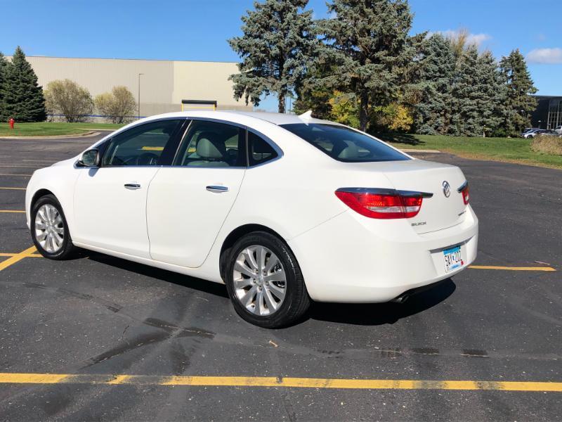 Buick Verano Base 2012