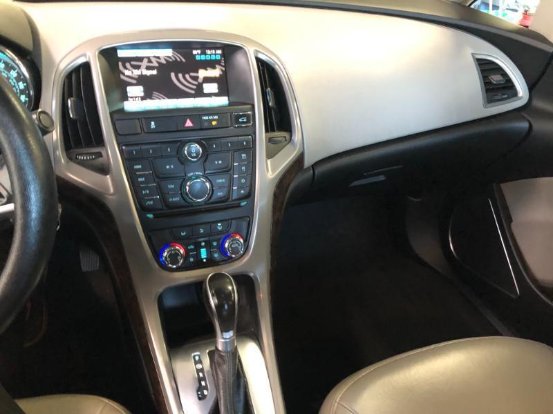 Buick Verano Base 2012