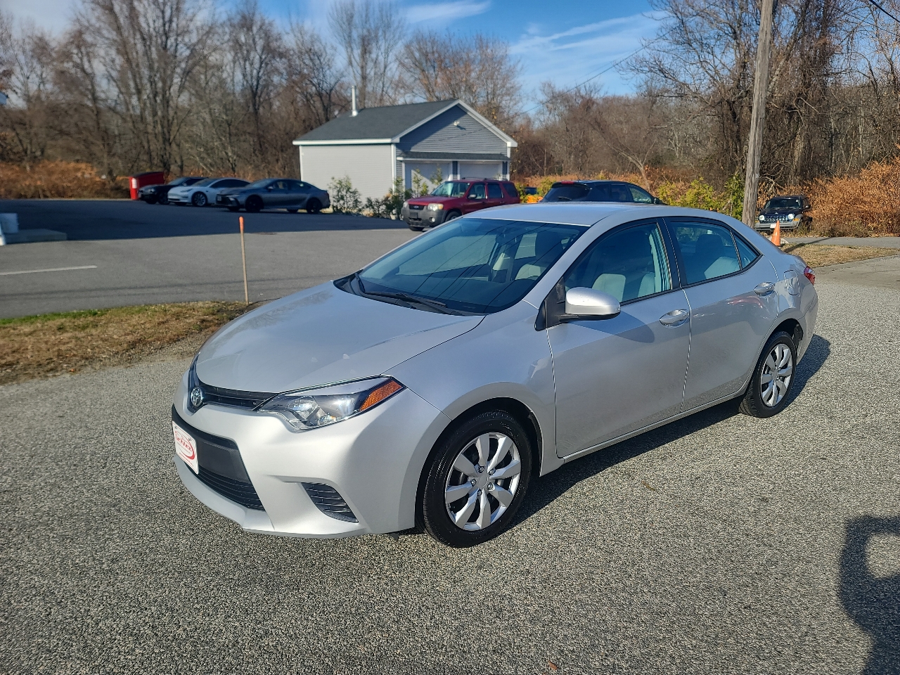 2016 Toyota Corolla LE photo 3