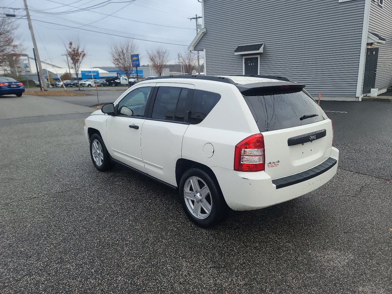 2009 Jeep Compass Sport photo 2
