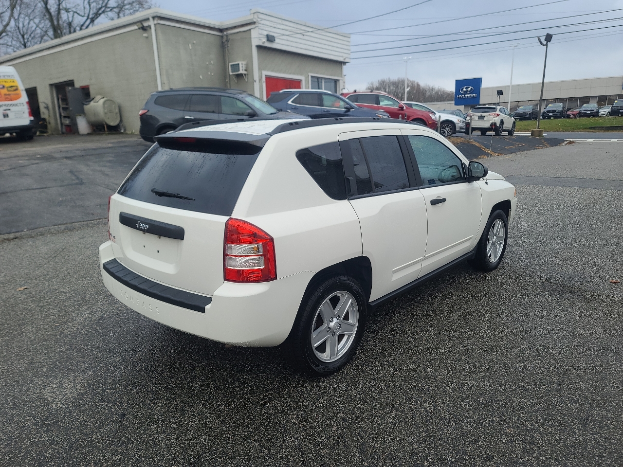 2009 Jeep Compass Sport photo 4