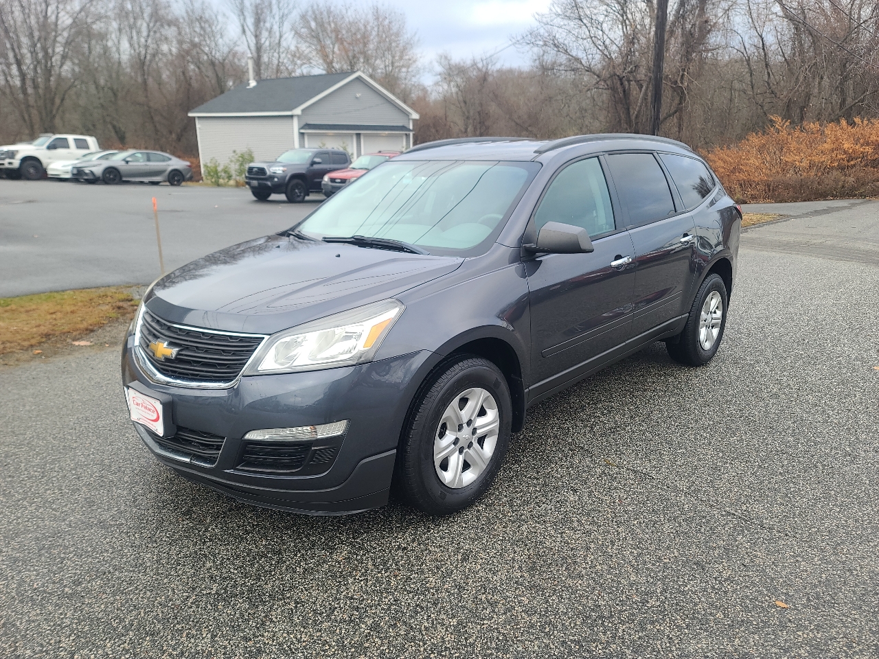 2014 Chevrolet Traverse LS photo 3