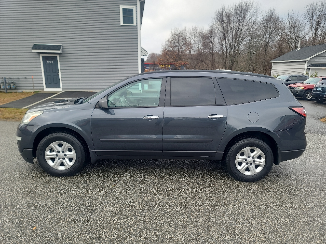 2014 Chevrolet Traverse LS photo 4
