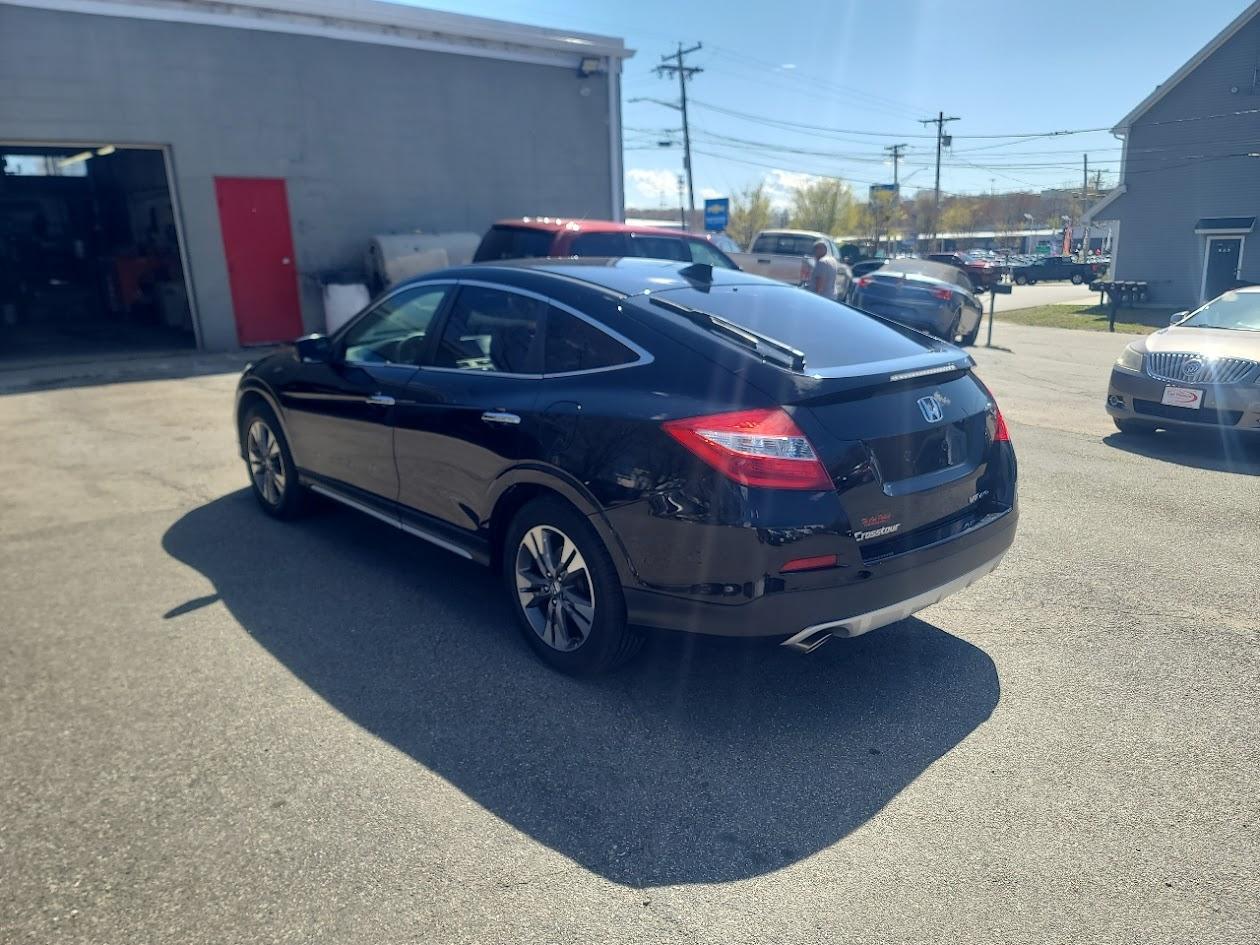 View vehicle photo 6