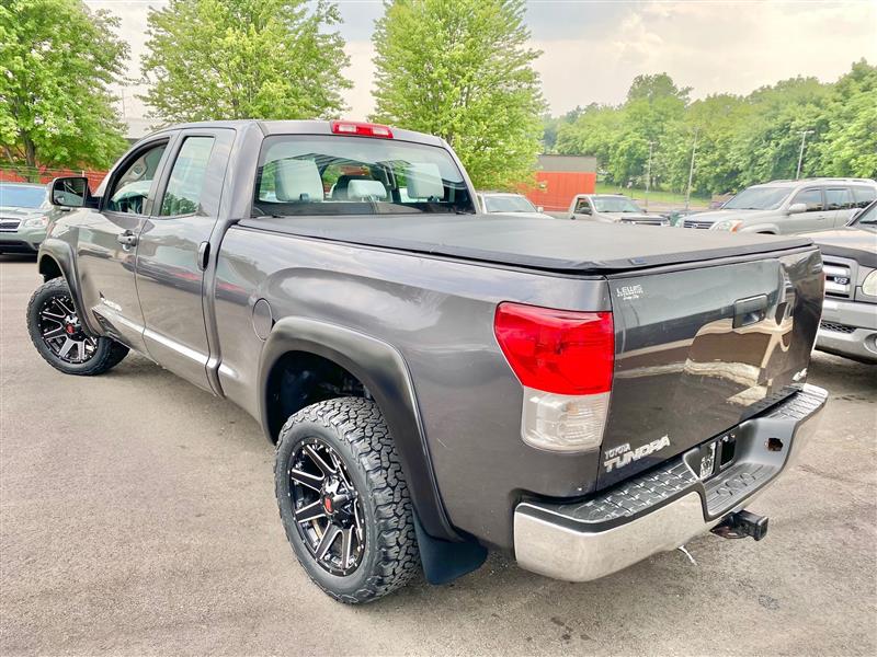 Toyota Tundra Tundra-Grade Double Cab 4.6L 4WD 2011
