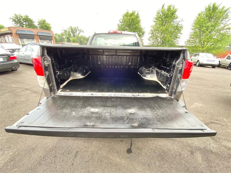 Toyota Tundra Tundra-Grade Double Cab 4.6L 4WD 2011