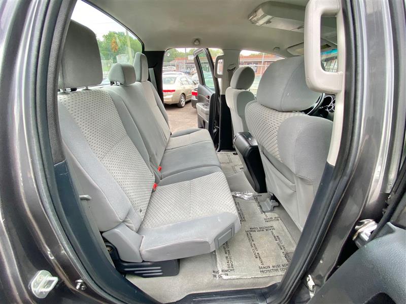 Toyota Tundra Tundra-Grade Double Cab 4.6L 4WD 2011