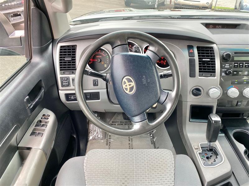 Toyota Tundra Tundra-Grade Double Cab 4.6L 4WD 2011