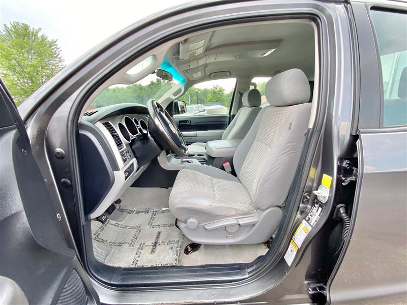 Toyota Tundra Tundra-Grade Double Cab 4.6L 4WD 2011