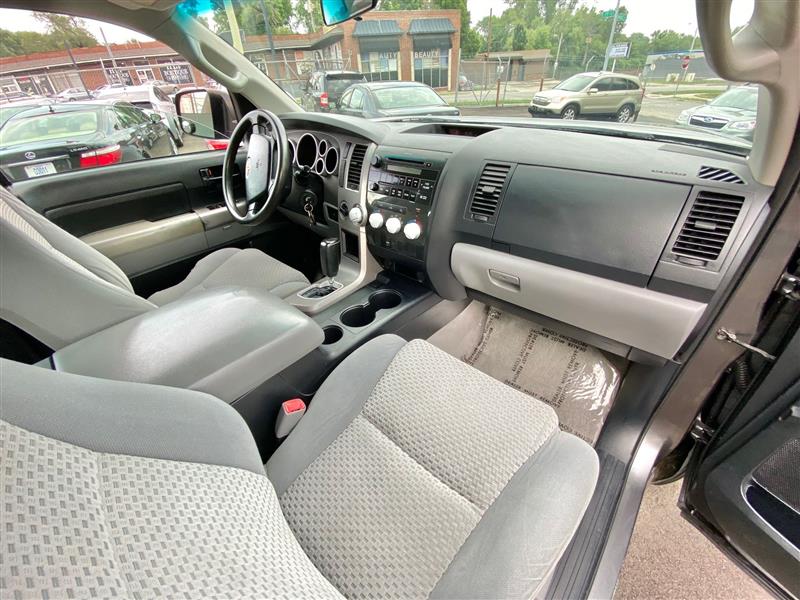 Toyota Tundra Tundra-Grade Double Cab 4.6L 4WD 2011