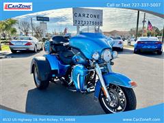 2011 Harley-Davidson FLHTCUTG 