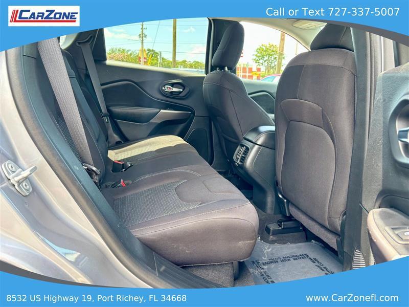 Jeep Cherokee Latitude FWD 2019