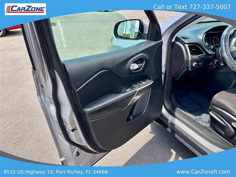 Jeep Cherokee Latitude FWD 2019