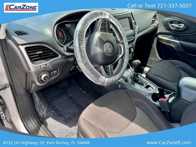 Jeep Cherokee Latitude FWD 2019