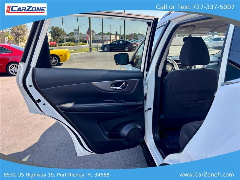 Nissan Rogue SV 2WD 2016