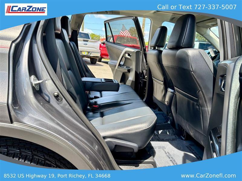 Toyota RAV4 Limited FWD 2017