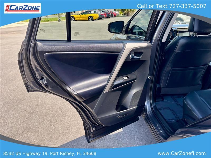 Toyota RAV4 Limited FWD 2017