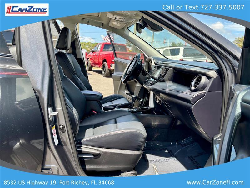 Toyota RAV4 Limited FWD 2017