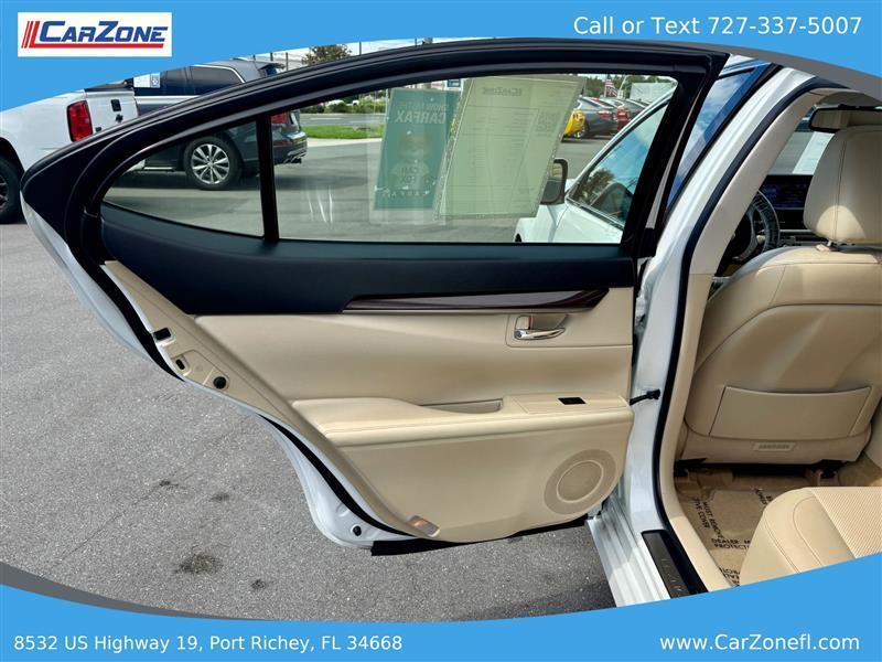 Lexus ES 350 Sedan 2014