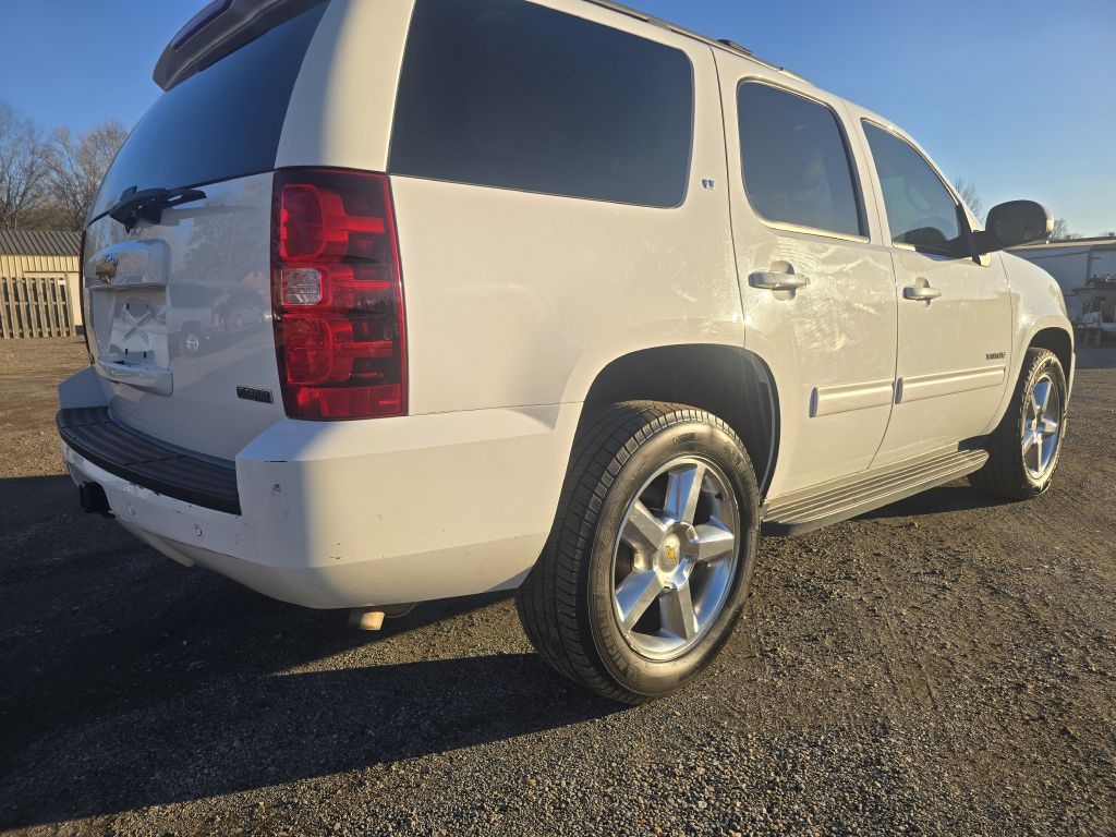 Chevrolet Tahoe  2011