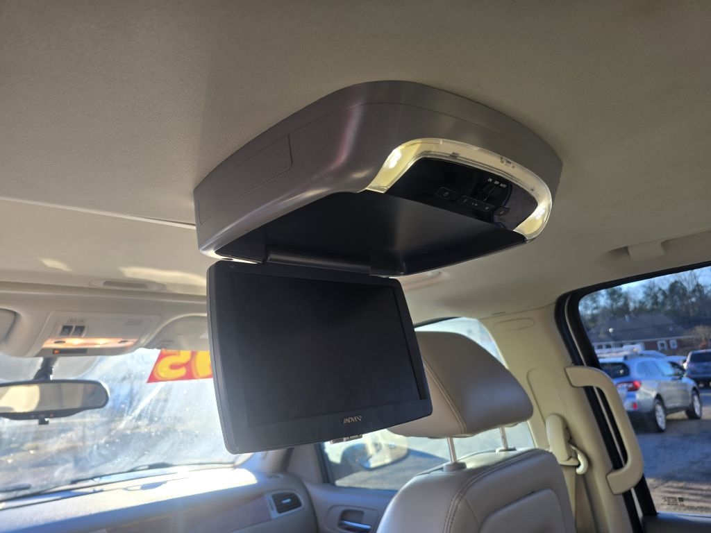 Chevrolet Tahoe  2011