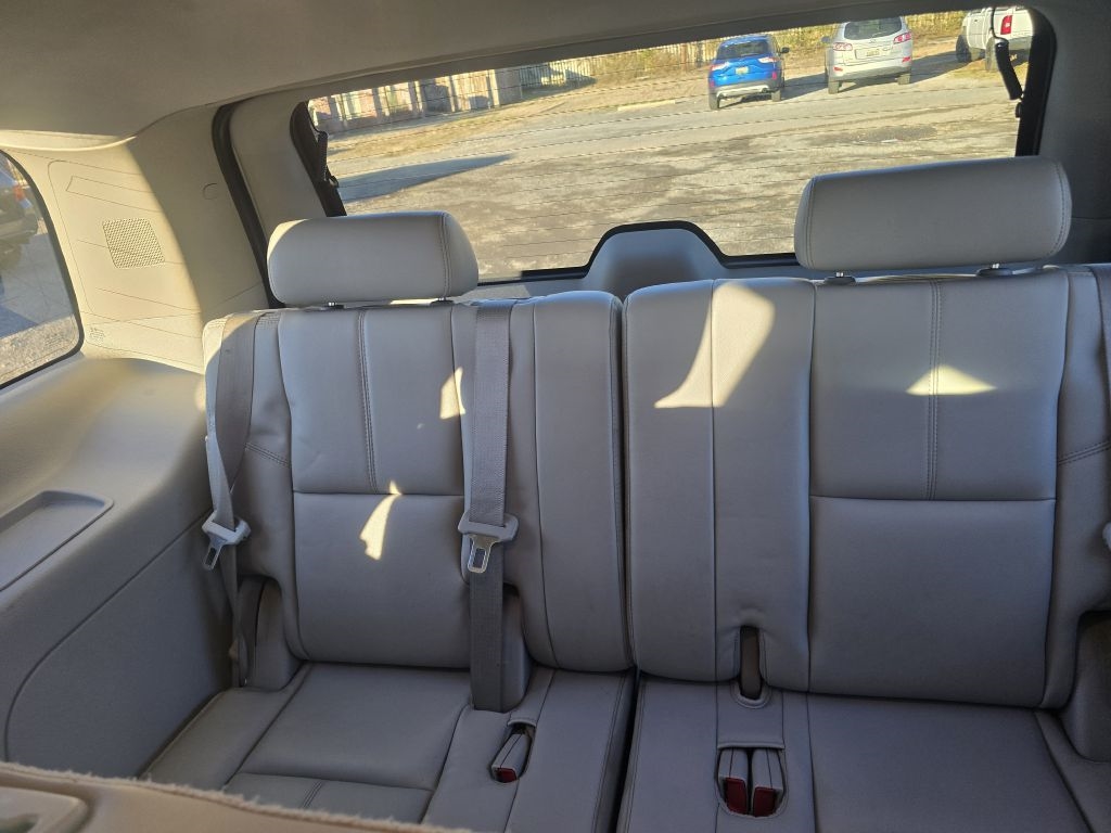 Chevrolet Tahoe  2011