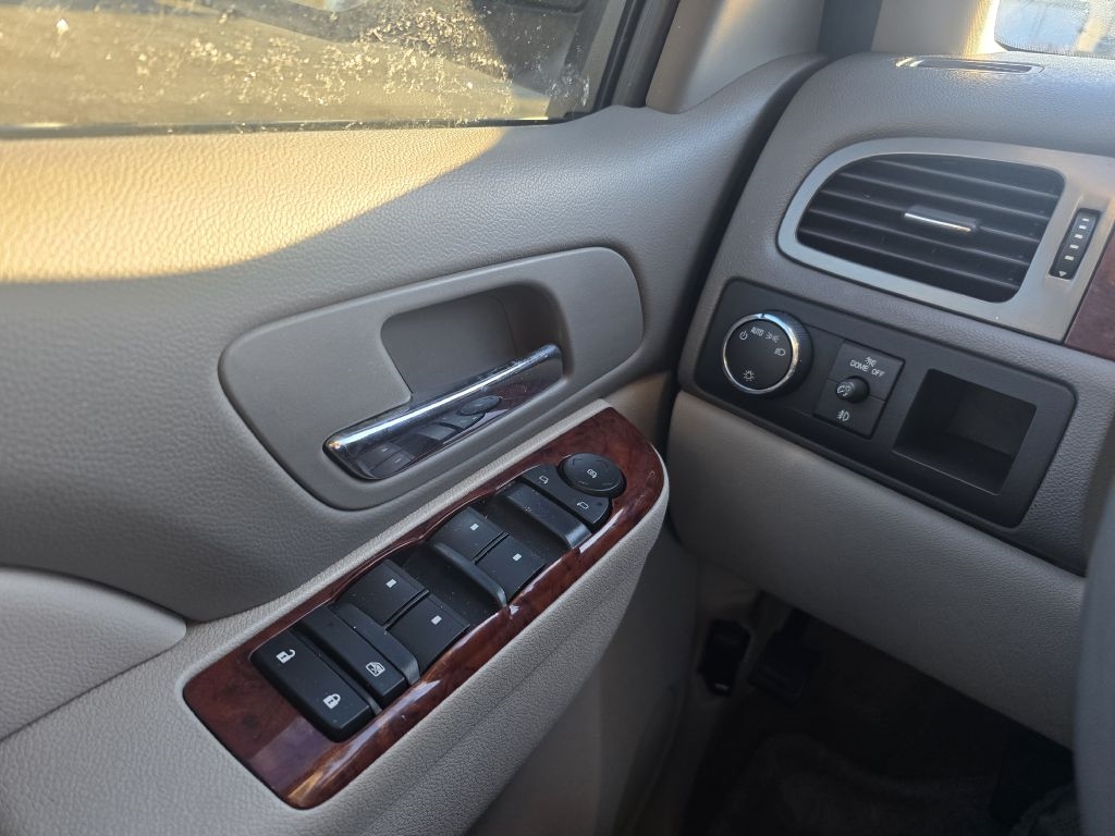 Chevrolet Tahoe  2011