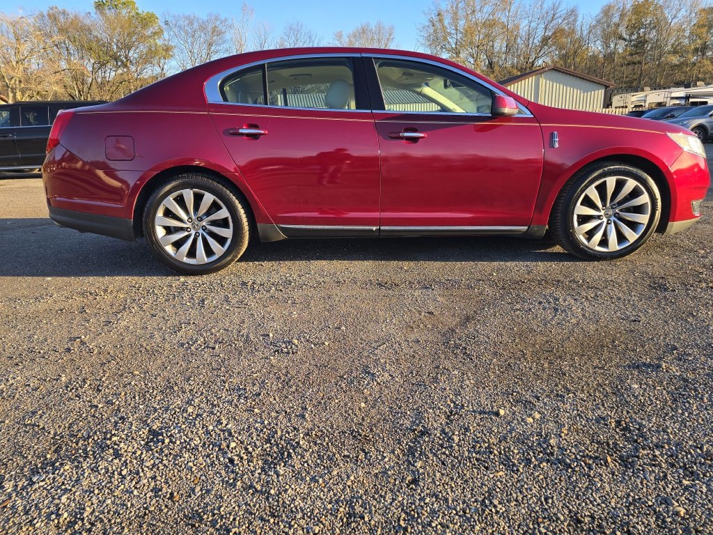 Lincoln MKS  2016